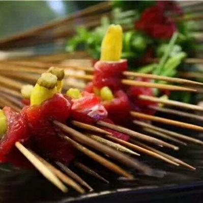 (牛串串火锅怎么样)好吃牛串串香火锅加盟，让你轻松开店享创业盛宴