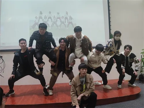 深度探索:创想魔法团实力展露,如何借助团队协作与个人技艺迸发强大战斗力 深度探索:创想魔法团实力展露,如何借助团队协作与个人技艺迸发强大战斗力