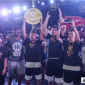 (篮球热血视频)打破常规，燃爆全场！感受热血篮球赛的激情与梦想