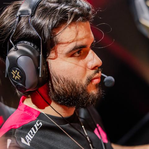 探索无畏契约手游的魅力:战术、团队合作与角色成长的全新体验 探索无畏契约手游的魅力:战术、团队合作与角色成长的全新体验