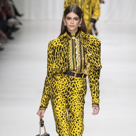 (上海足霸天下正规吗)解析上海足霸天下董事长的成功之道与未来发展战略