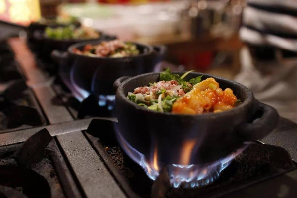 (舌尖上的小镇 的小镇)探索舌尖上的小镇：那些美食背后的故事与未解之谜