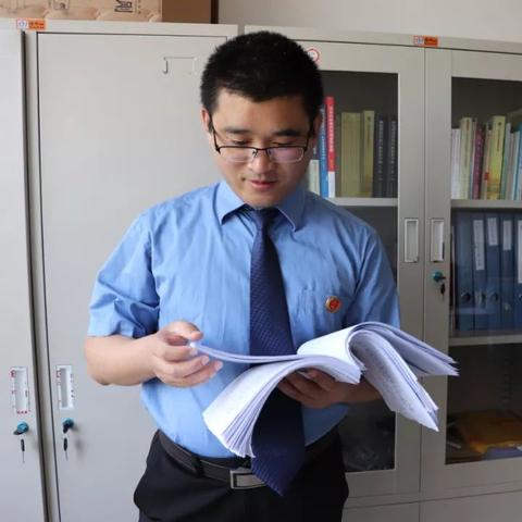 探讨社交平台监管:疯狂因'指尖消雄'下架神秘事件展现网络安全与审查的紧张关系 探讨社交平台监管:疯狂因'指尖消雄'下架神秘事件展现网络安全与审查的紧张关系