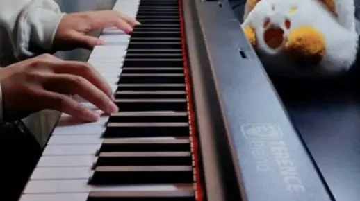 (一首纯音乐登登)纯音乐旋律持续登登登，带你走进和谐美妙的音乐世界