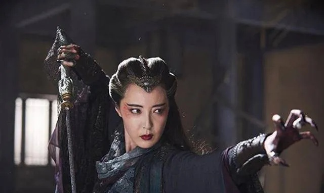 (茅山天师萧莫愁)伏魔天师萧莫愁：妖魔退散，正义永存，剑指苍穹无畏