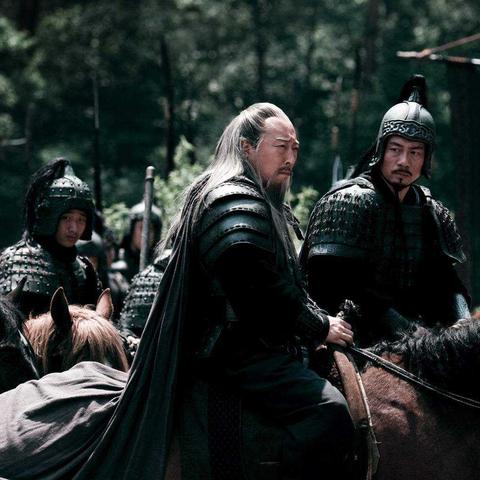 探讨现代社会犯罪现象：司马懿以电信诈骗为引，深度解析剧情穿插的法律问题及其影响