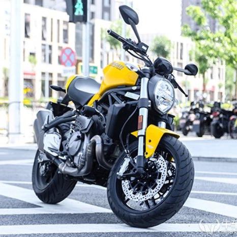 深度剖析及运用指数型极限公式：结合实际问题洞察无穷小数量级的奥秘