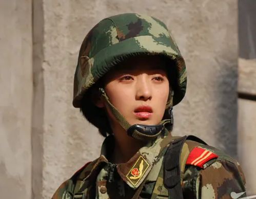 (特种兵妆容儿童)特种兵扮成红军娃娃，融合军旅与童真的完美画面