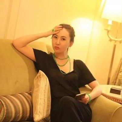 什么样的人容易被众矢之的？探讨社会中容易成为众矢之的对象的人群特征。