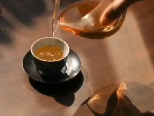 (逃离人间by嗜酒喝茶)逃离人间嗜酒吃茶，探寻内心深处的平静和自由