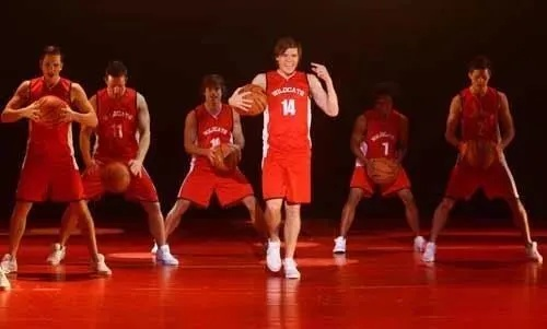 (歌舞青春篮球插曲叫啥)歌舞青春3毕业季：音乐篮球梦想，青春告别之际