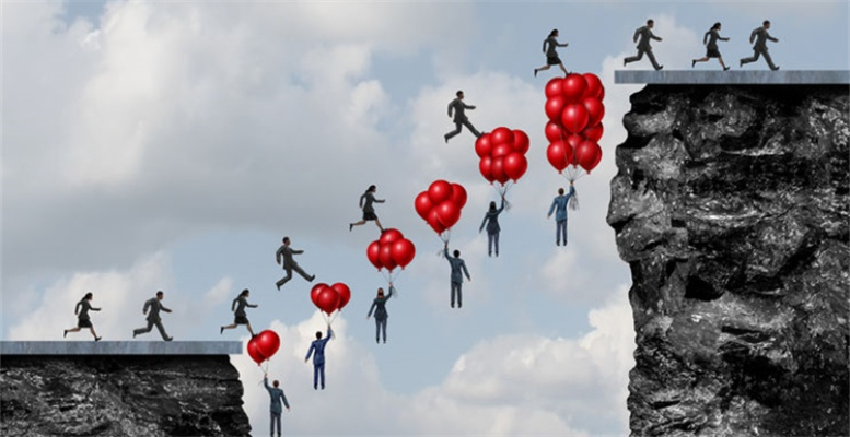 众矢之的和千夫所指的区别：指向目标的众志成城与无差别的指责声浪