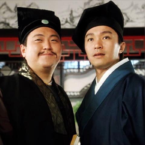 (黄霑 沧海一声笑 创作)黄霑词作《沧海一声笑》描绘了怎样的场景？