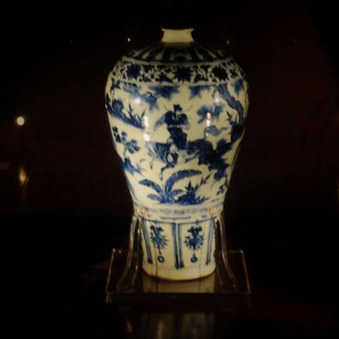 王侯是什么人物？他们在古代中国社会中扮演着怎样的角色与地位？